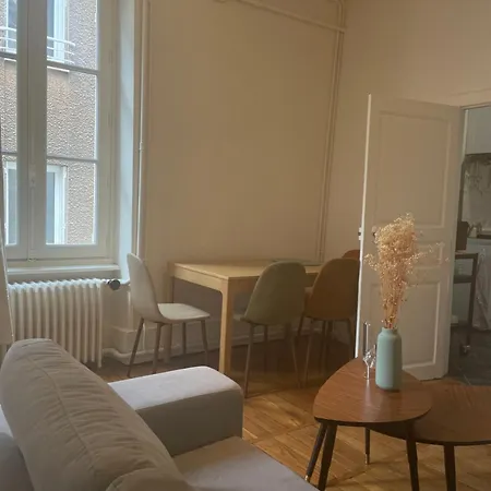 Centre Historique De Apartment